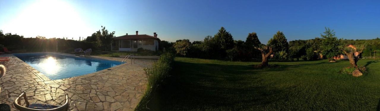 Brina'S Luxury Apartments Agioi Apostoloi (Attica) Exterior foto
