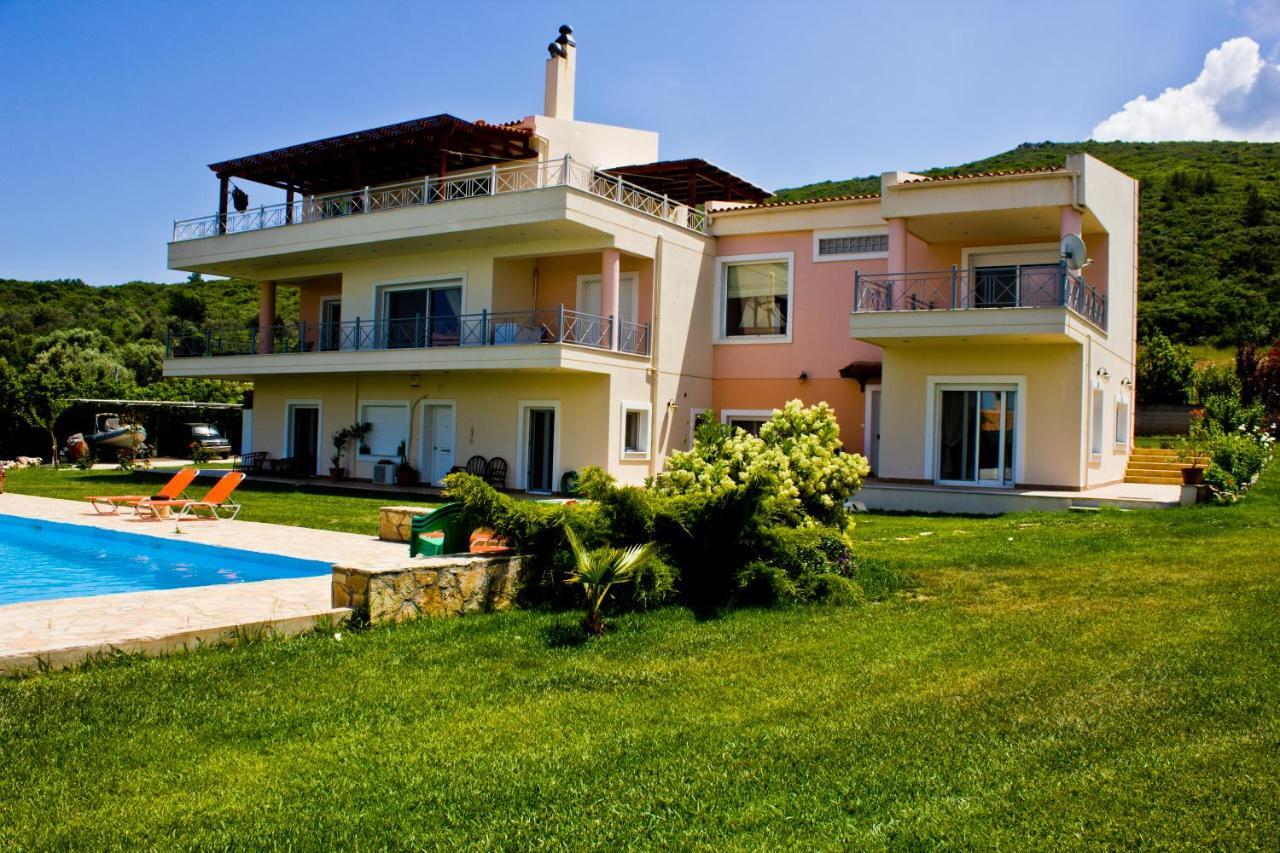 Brina'S Luxury Apartments Agioi Apostoloi (Attica) Exterior foto