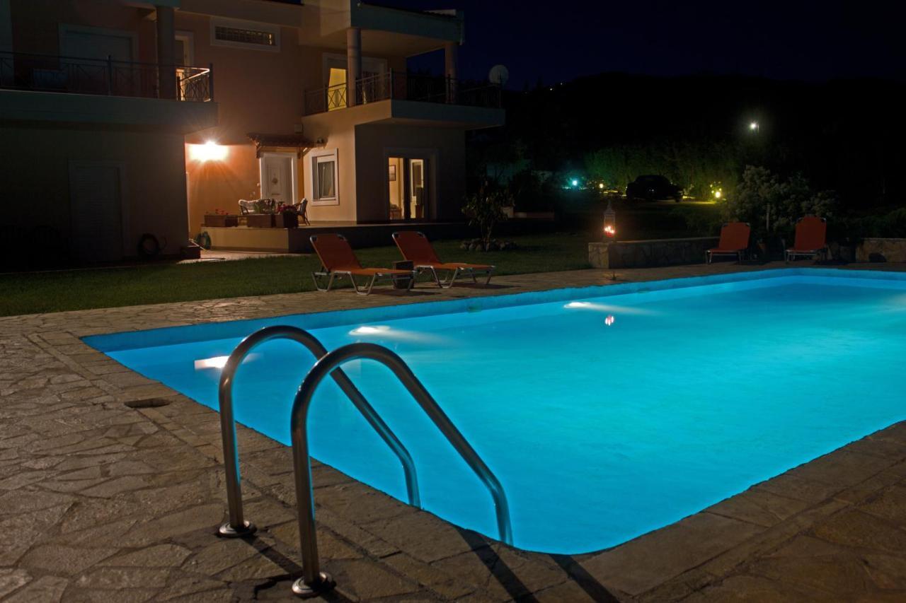 Brina'S Luxury Apartments Agioi Apostoloi (Attica) Exterior foto